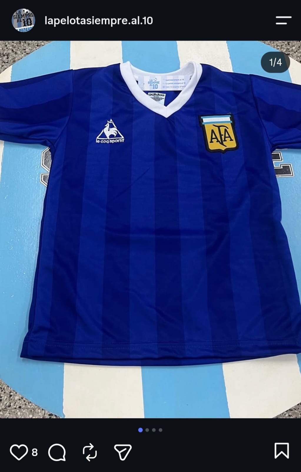 Publicación de Instagram con camiseta argentina azul